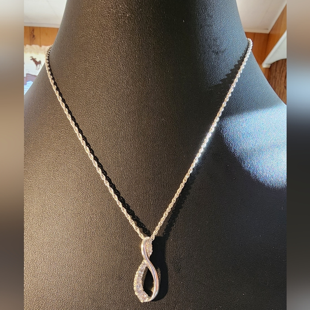 Avon Infinity Pendant Necklace with Sparkling Rhinestones